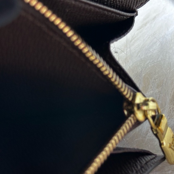 Discount Sale!!! 🌺🌺🌺Louis Vuitton Sarah Damier Long Wallet - Picture 5 of 16